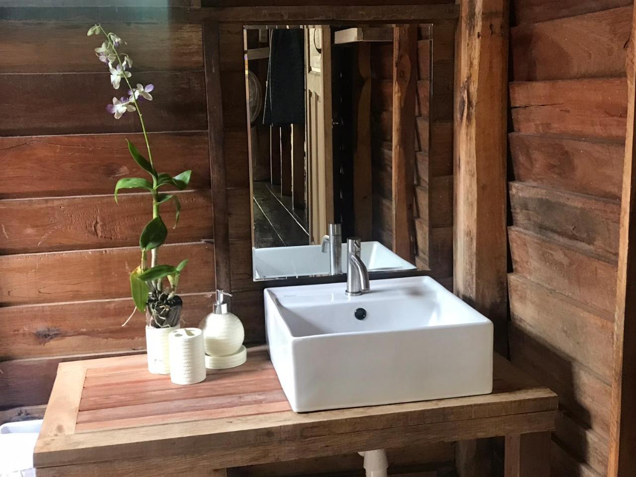 Kalume' Eco Boutique Resort-Adult Only クラダン島 エクステリア 写真